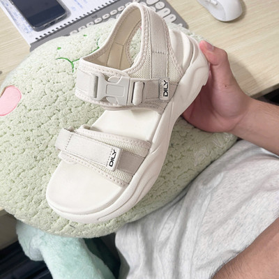 สีสัน: ครีม / Size : 37