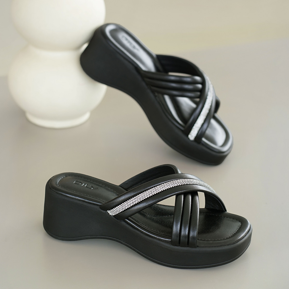 รองเท้าแตะพื้นหนา DL0604