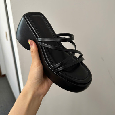 สีสัน: ดำ  / Size : 36