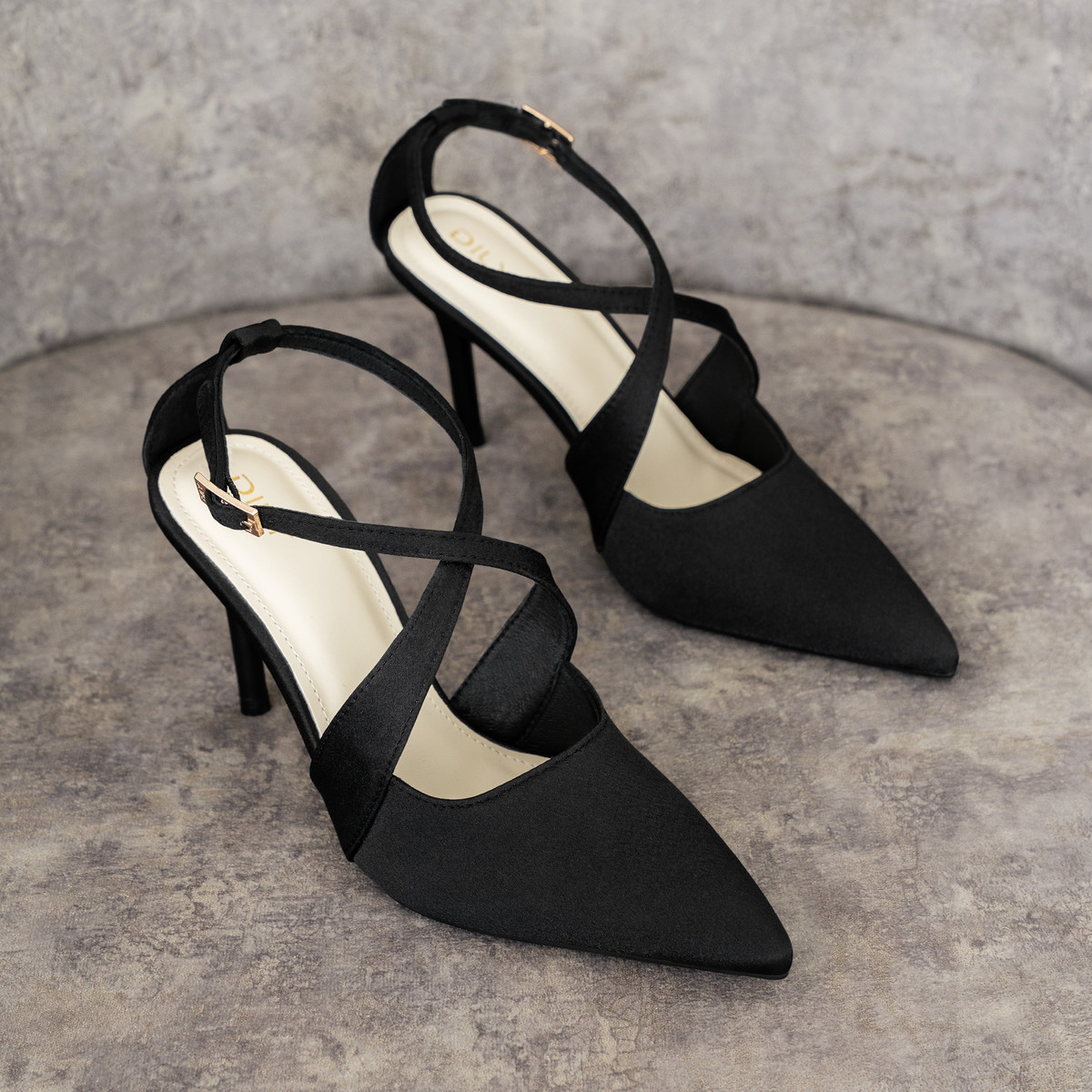 รองเท้าปิดหน้าเท้า DL0639