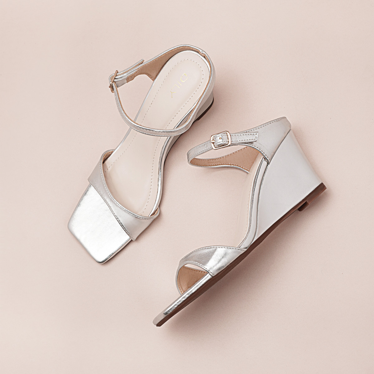 รองเท้าแตะส้นเตารีด DL0518