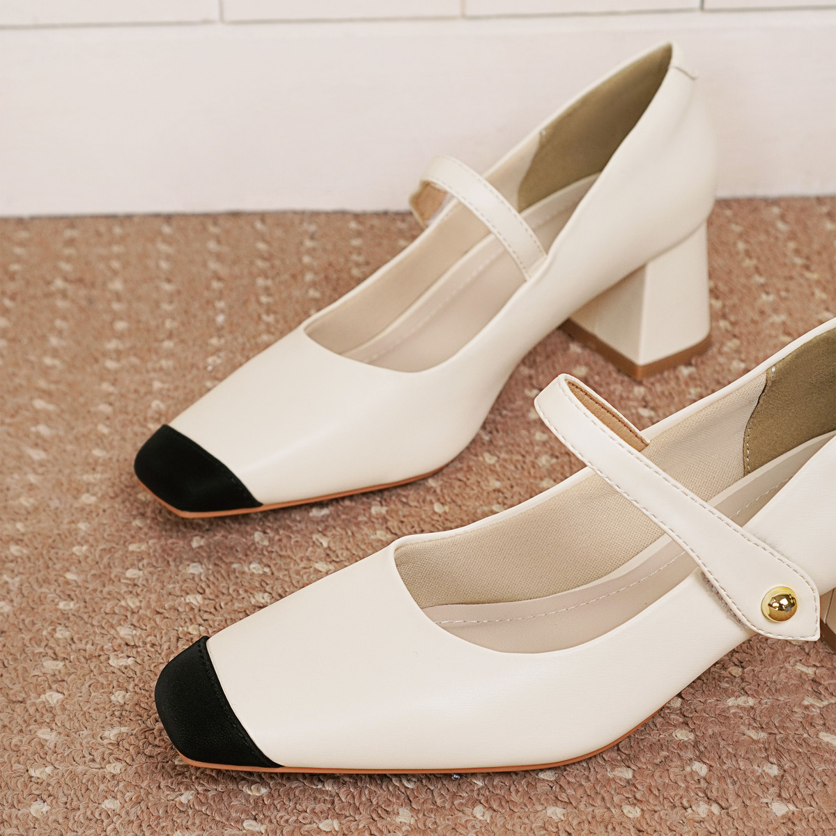 รองเท้าส้นสูงผู้หญิง DL0557