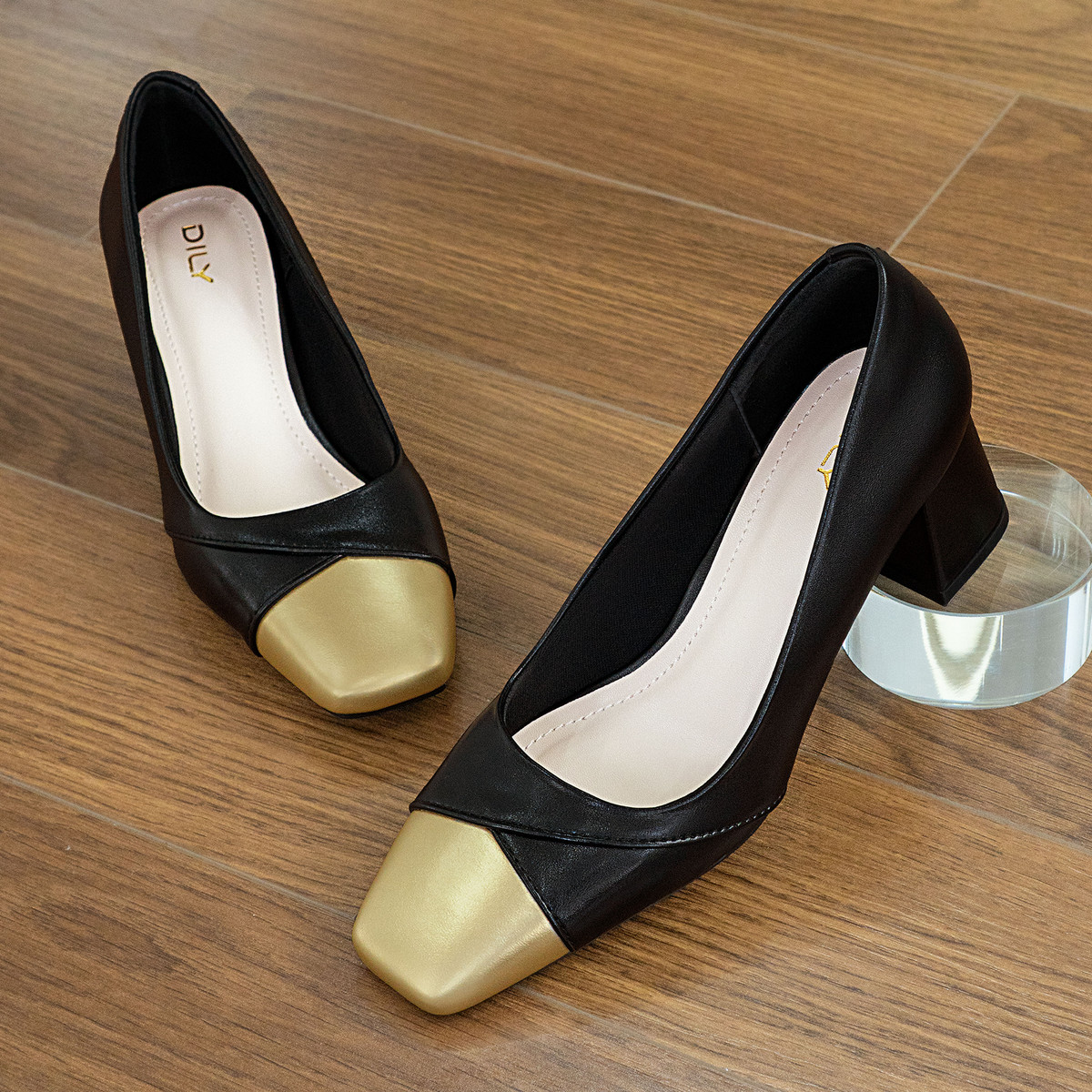 รองเท้าส้นสูงผู้หญิง DL0619