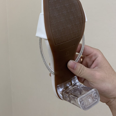 สีสัน: สีขาว / Size : 36