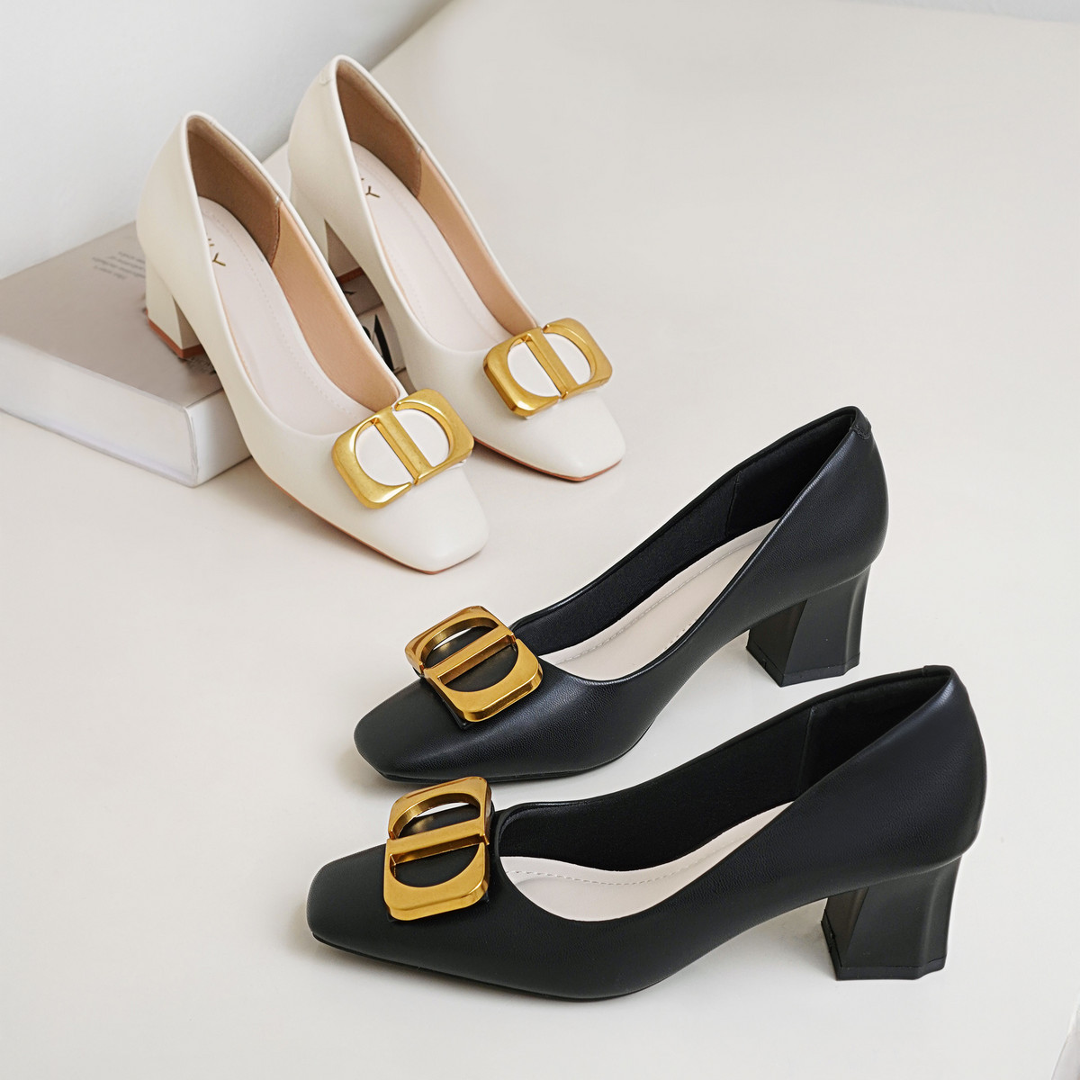 รองเท้าส้นสูงผู้หญิง AA0484