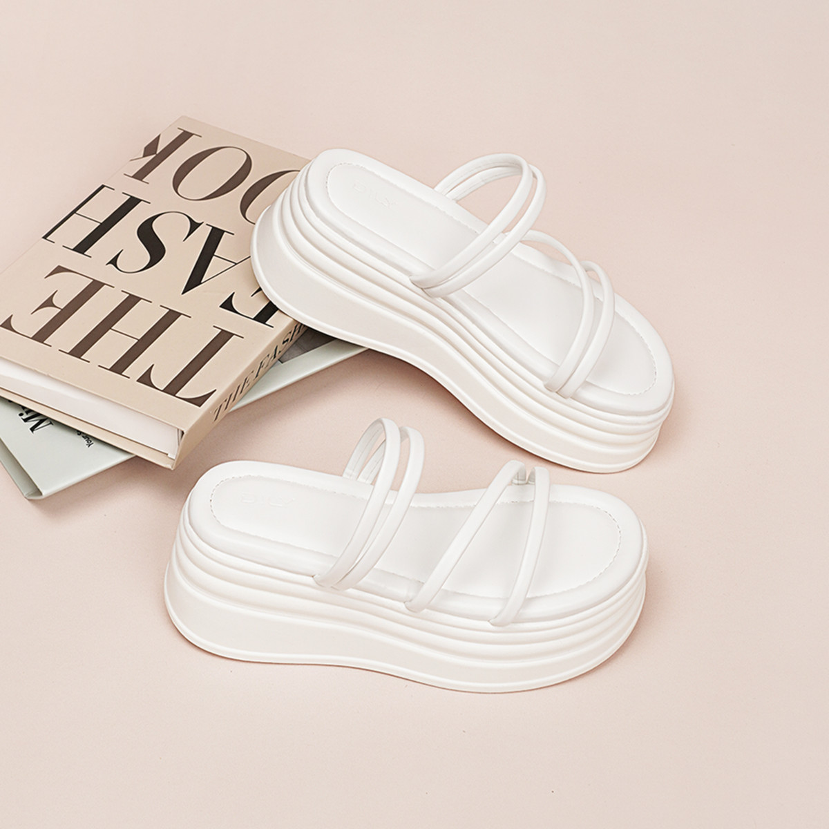 รองเท้าแตะพื้นหนา DL0521