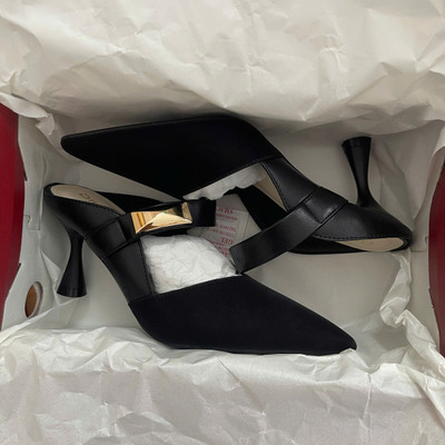 สีสัน: ดำ  / Size : 36