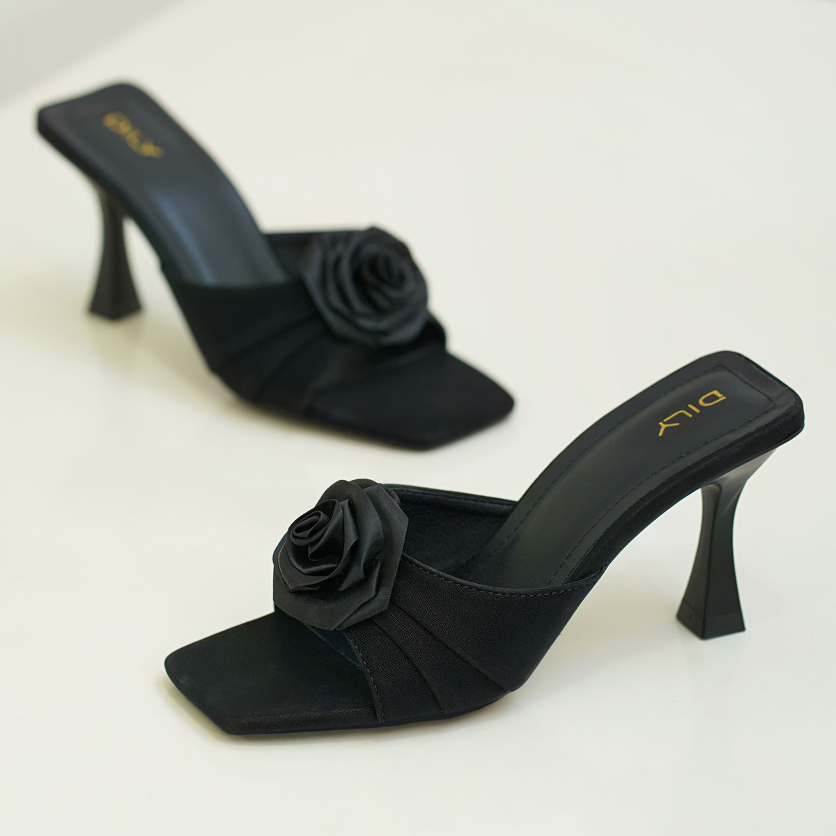 รองเท้าเปิดส้นส้นสูง DL0577