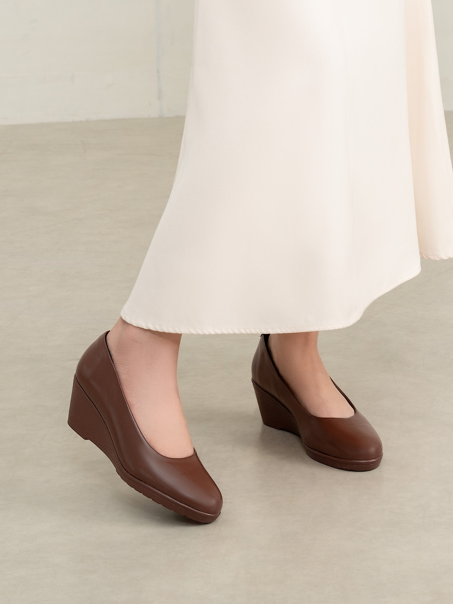 รองเท้าคัทชูส้นเตารีดค่ะ DL0696 Brown