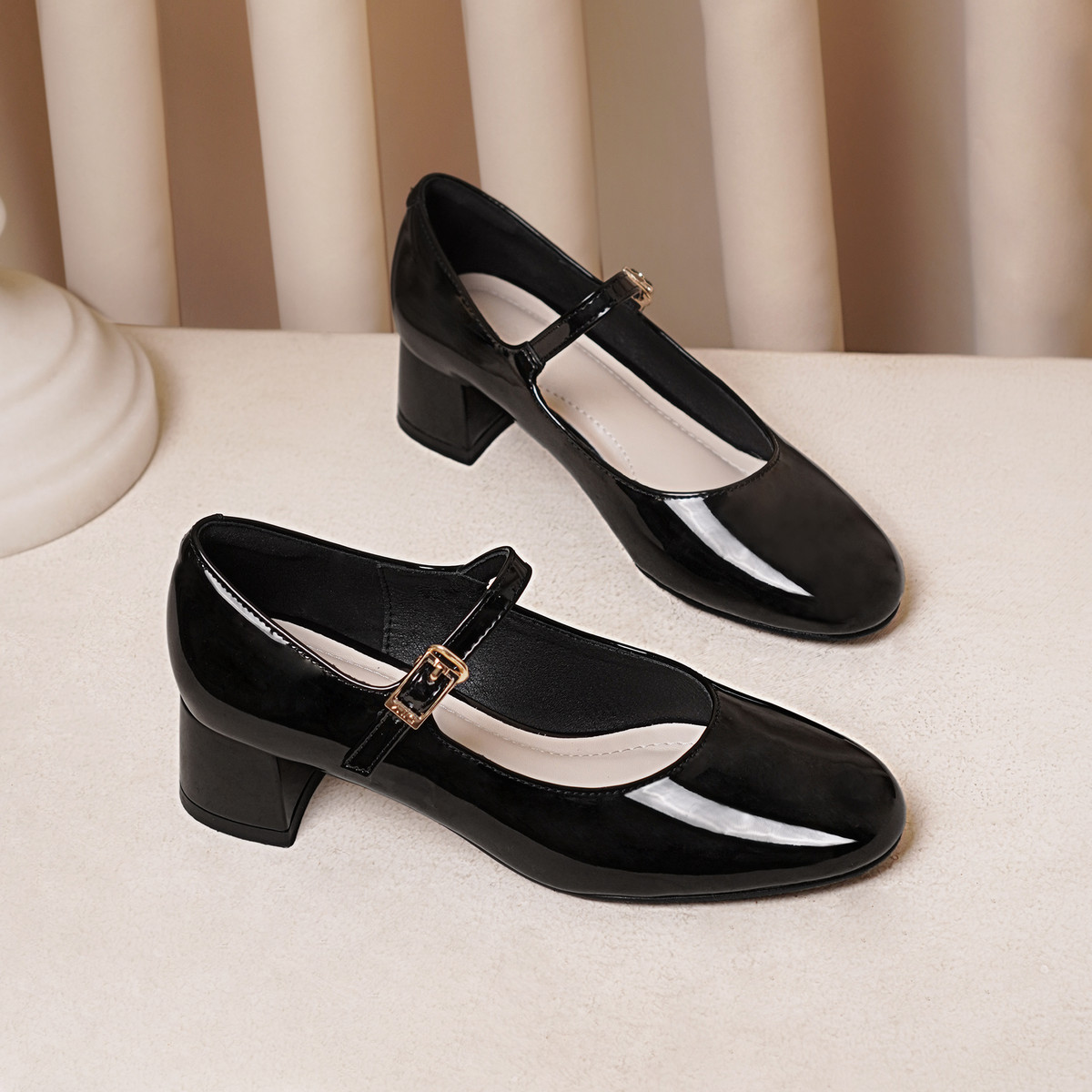 รองเท้าส้นสูงใส่สบาย DL0543