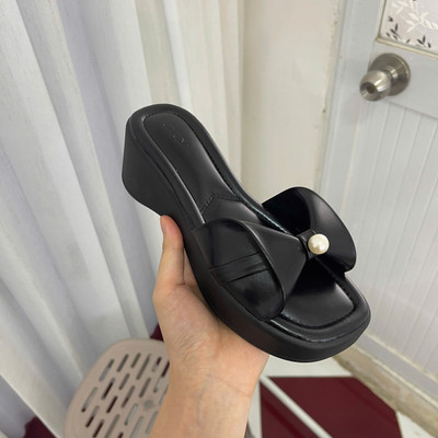 สีสัน: ดำ  / Size : 38