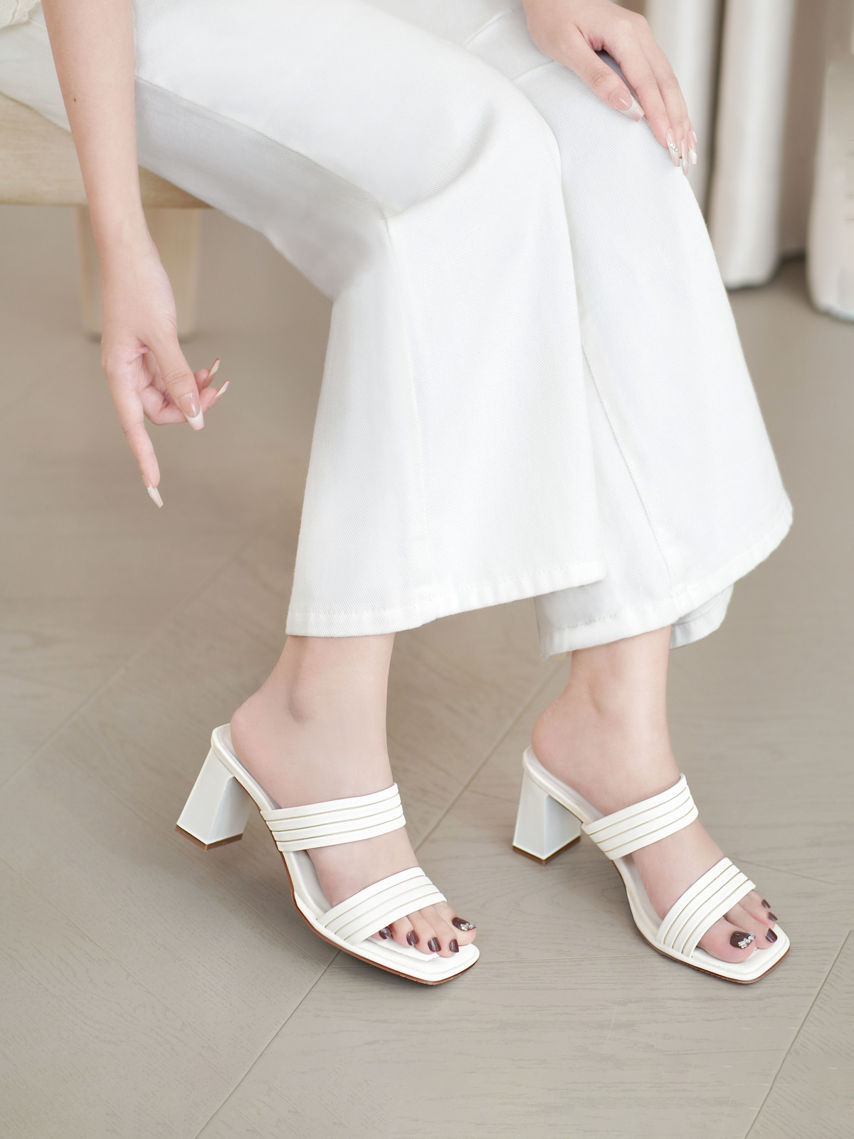 รองเท้าเปิดส้นส้นสูง AA0422