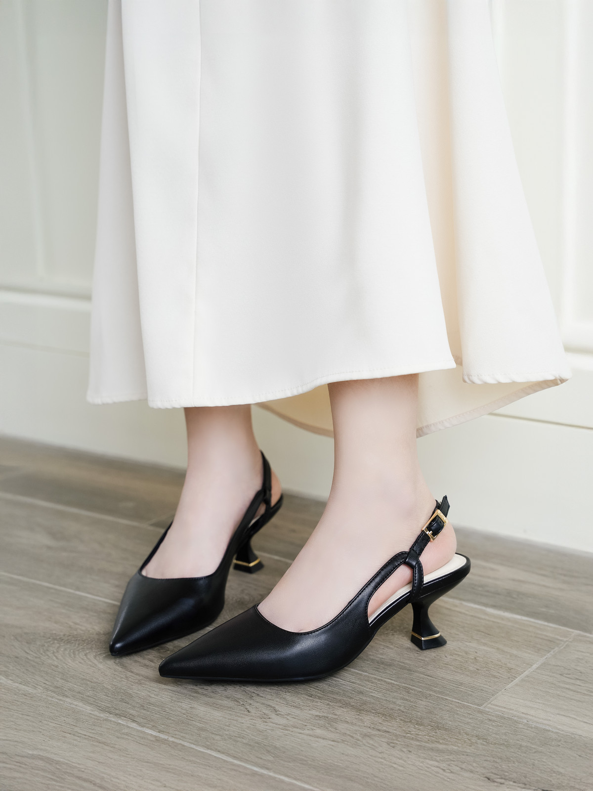 รองเท้าสลิงแบ็ค DL0624