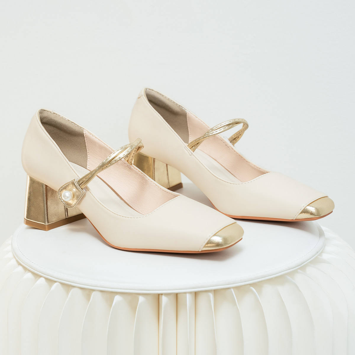 รองเท้าปิดหน้าเท้า DL0642