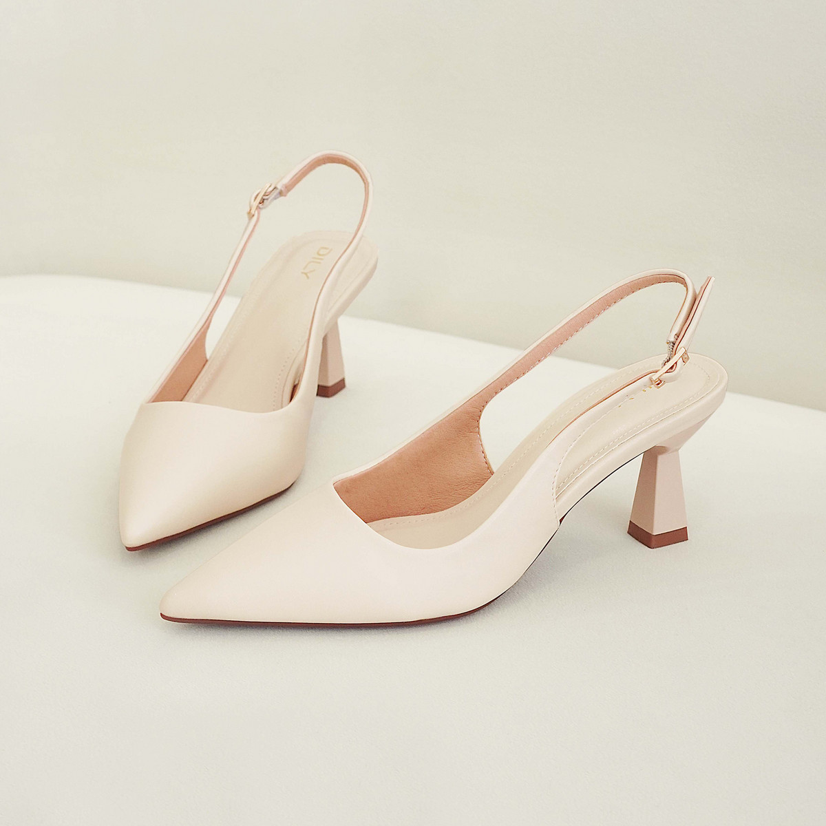 รองเท้าสลิงแบ็ค DL0612