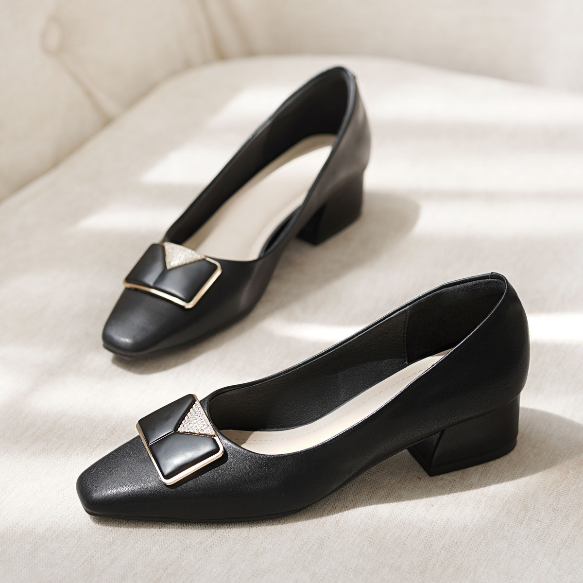 รองเท้าส้นสูงผู้หญิง DL0555