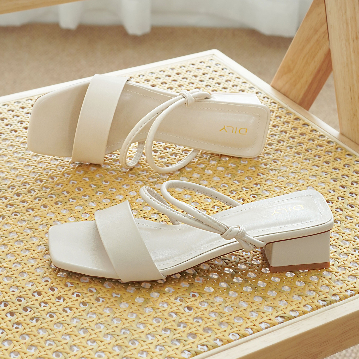 รองเท้าเปิดส้นส้นสูง AA0278