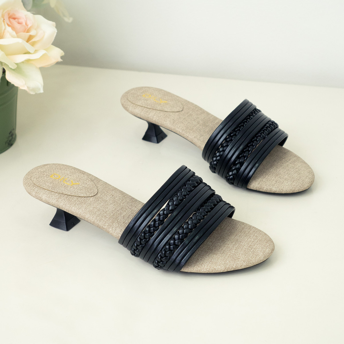 รองเท้าแตะส้นสูง DL0613