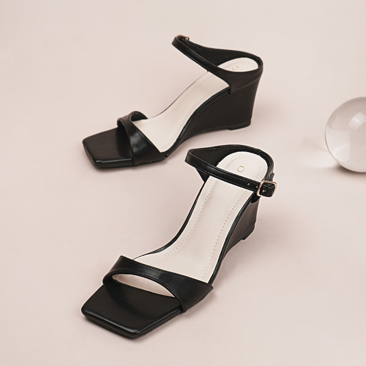 รองเท้าแตะส้นเตารีด DL0518