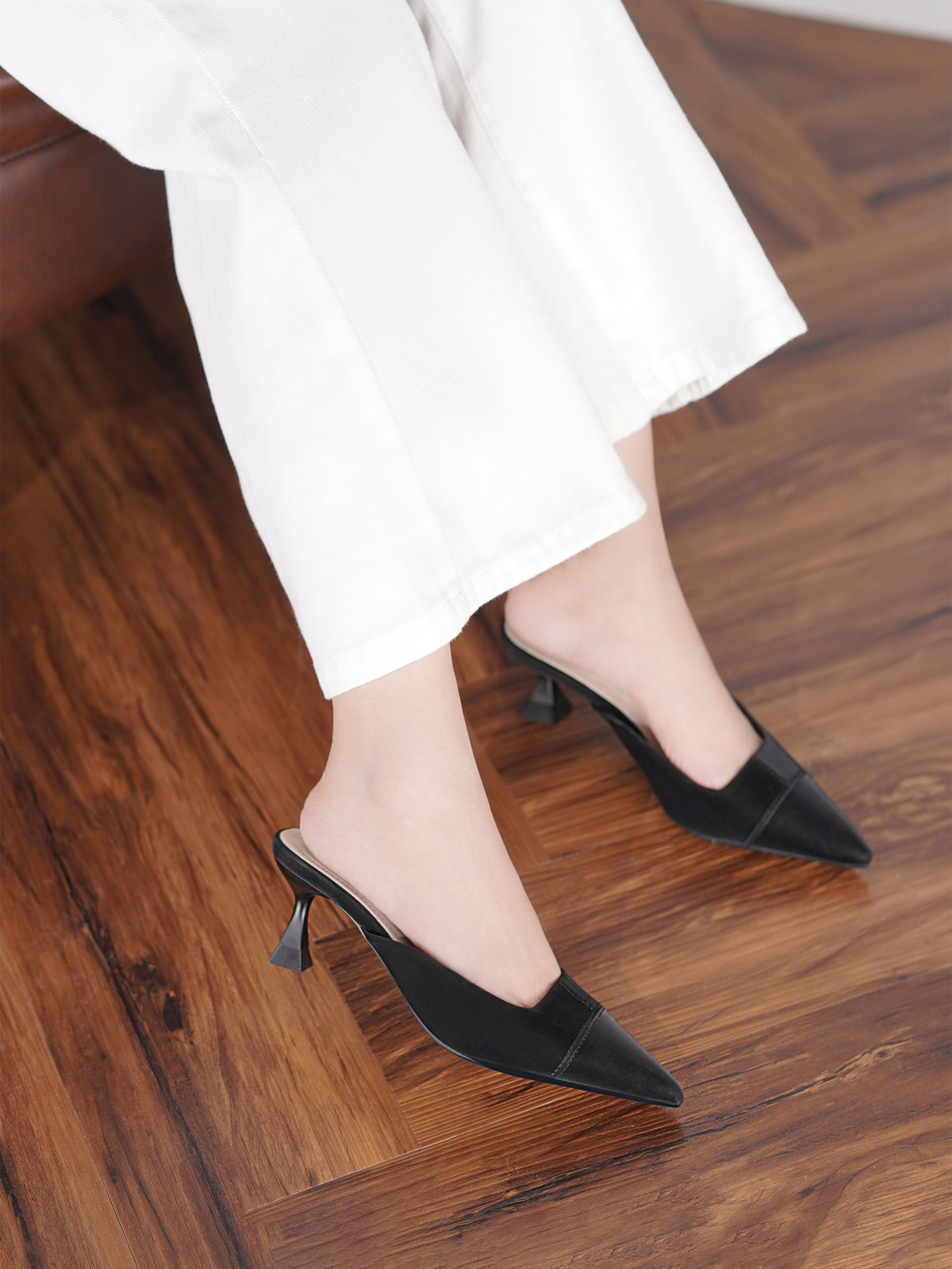 รองเท้ามิวล์ส้นสูง AA0500