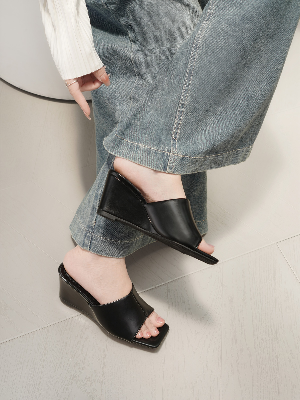 รองเท้าแตะส้นเตารีด DL0537