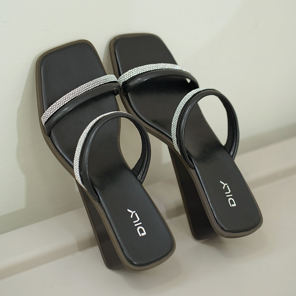 รองเท้าแตะส้นเตารีด AA0509