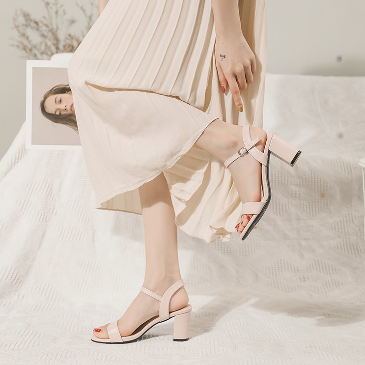 รองเท้าส้นสูงแบบเปิดหน้า AA0296