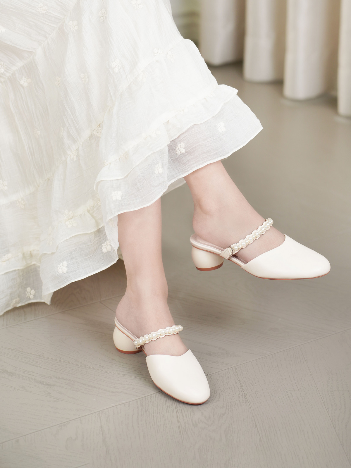 รองเท้าเปิดส้นส้นสูง DL0564