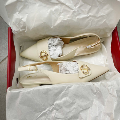 สีสัน: ครีม/ Size : 35