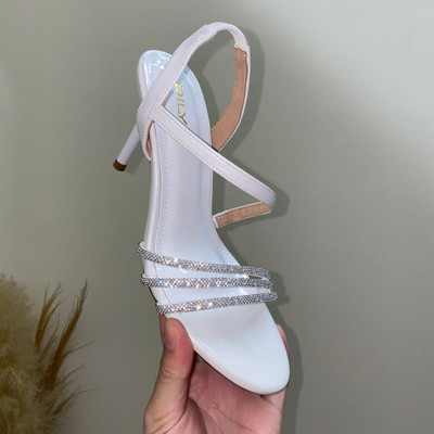 สีสัน: สีขาว / Size : 36