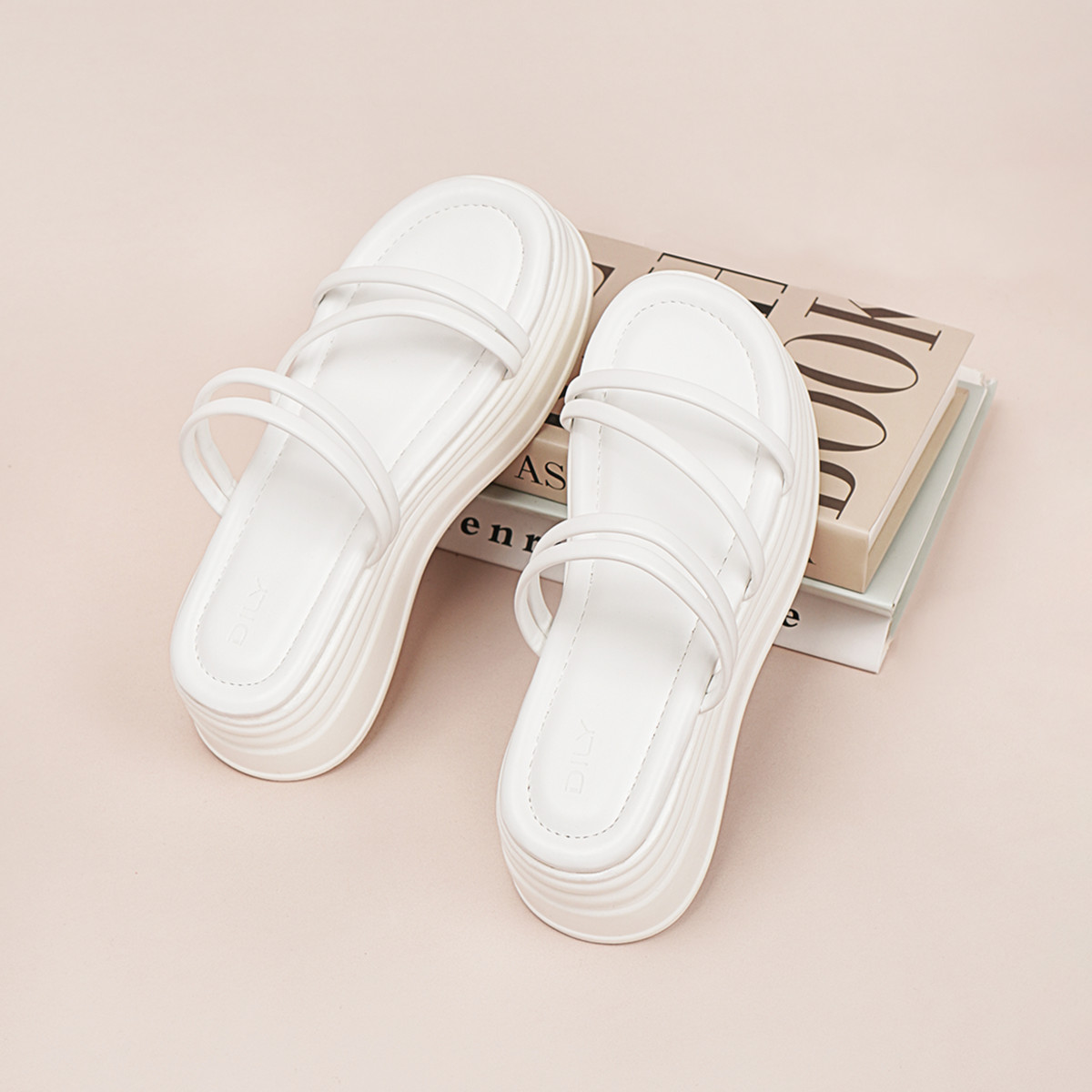 รองเท้าแตะพื้นหนา DL0521