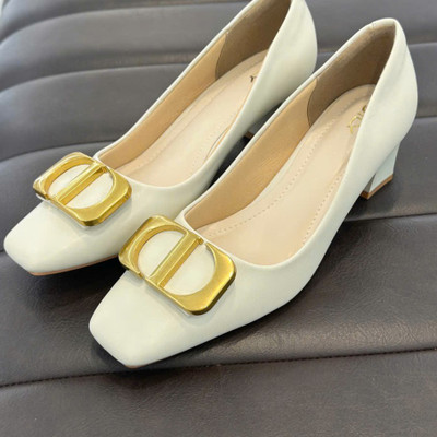 สีสัน: สีขาว / Size : 38