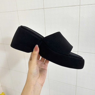 สีสัน: ดำ  / Size : 36