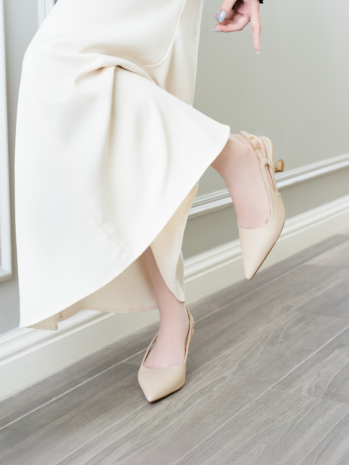 รองเท้าสลิงแบ็ค DL0624