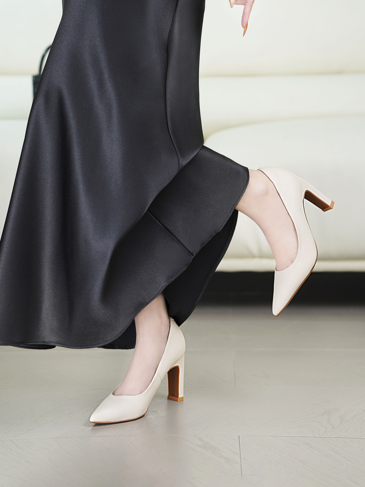 รองเท้าส้นสูงผู้หญิง AA0372