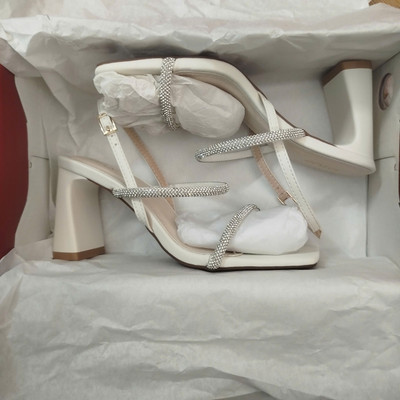 สีสัน: ครีม / Size : 37