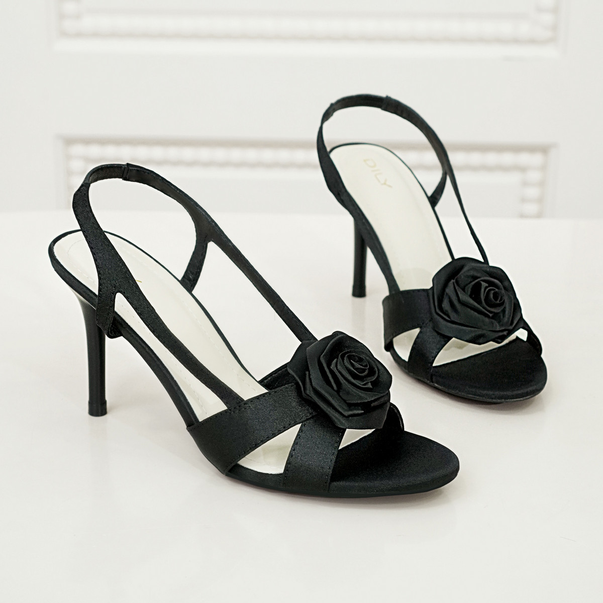 รองเท้าส้นสูงผู้หญิง DL0583