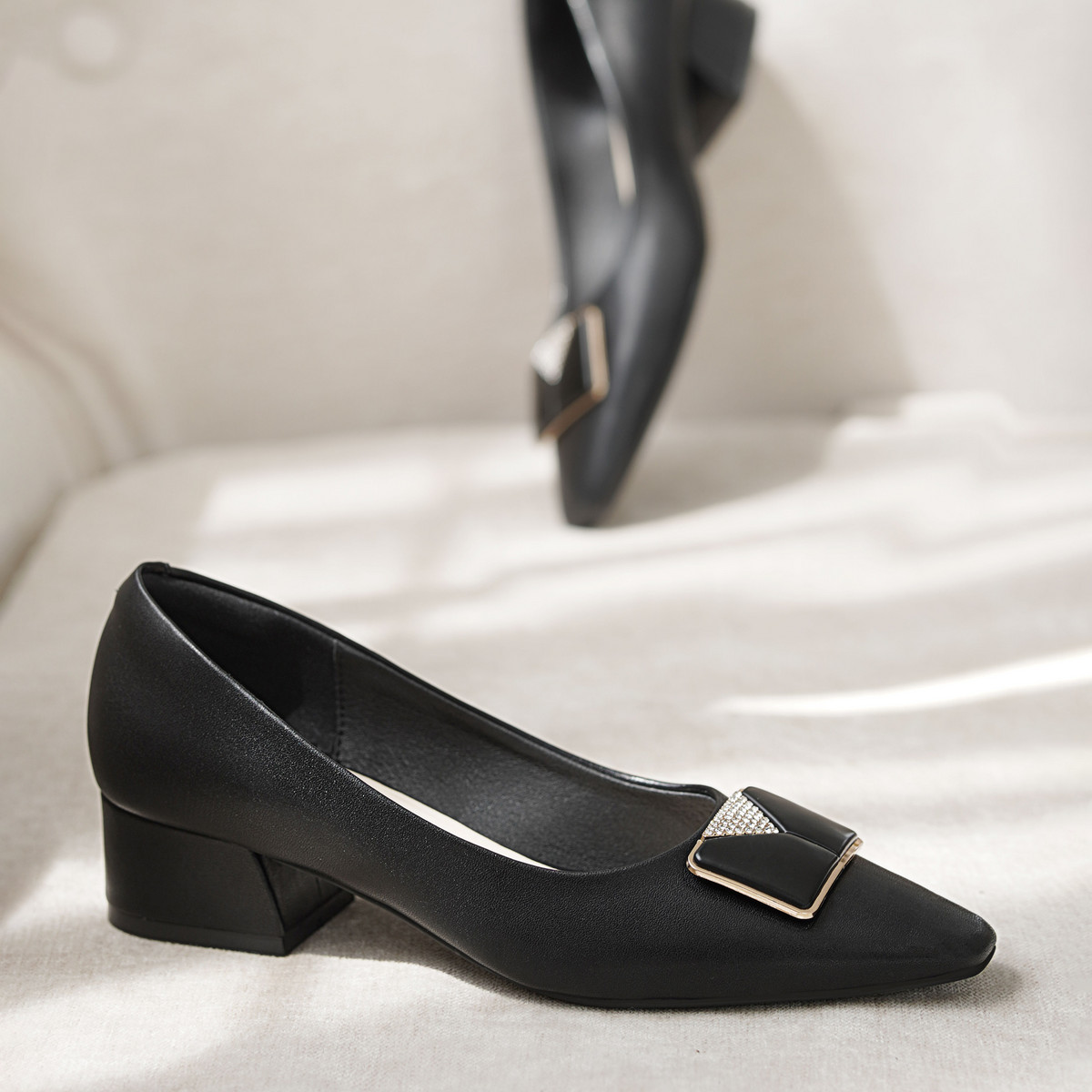 รองเท้าส้นสูงผู้หญิง DL0555