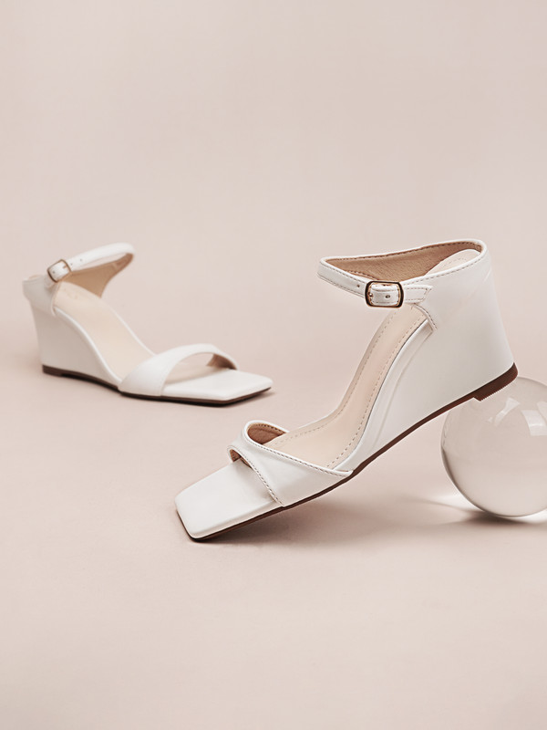 รองเท้าแตะส้นเตารีด DL0518