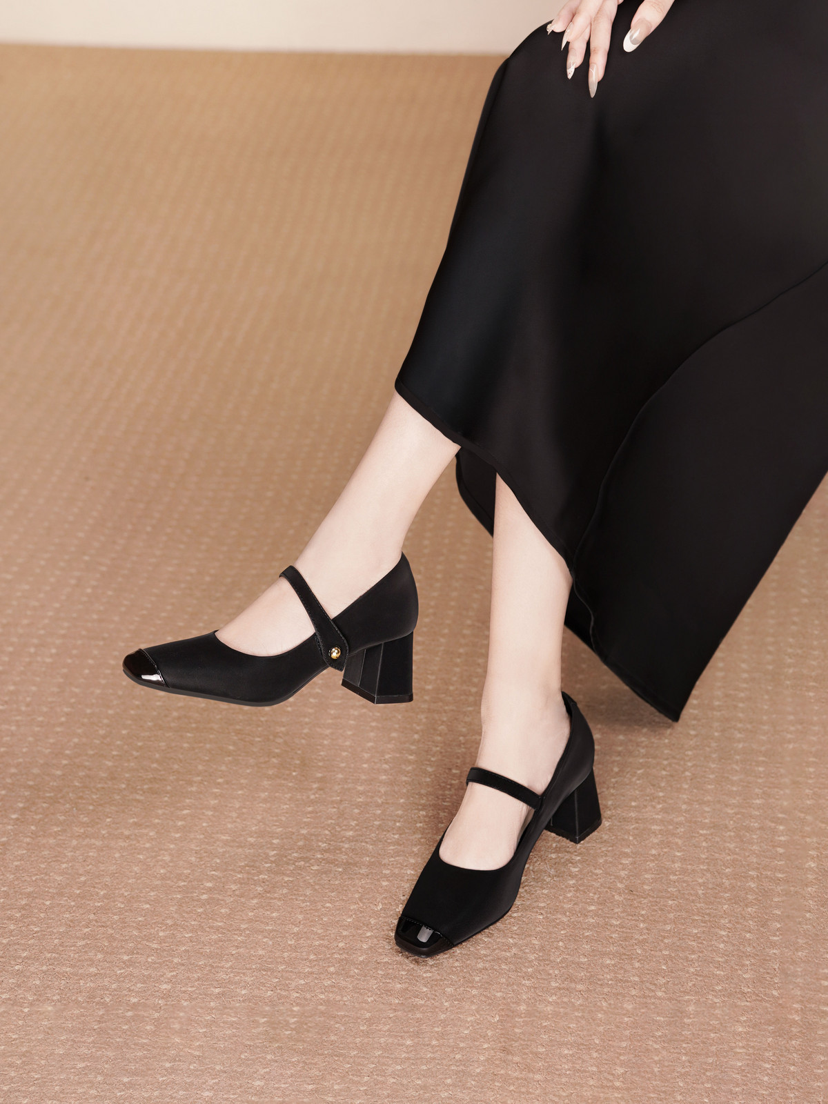 รองเท้าส้นสูงผู้หญิง DL0557