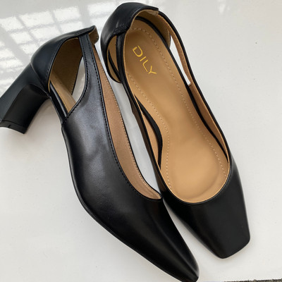 สีสัน: ดำ  / Size : 38