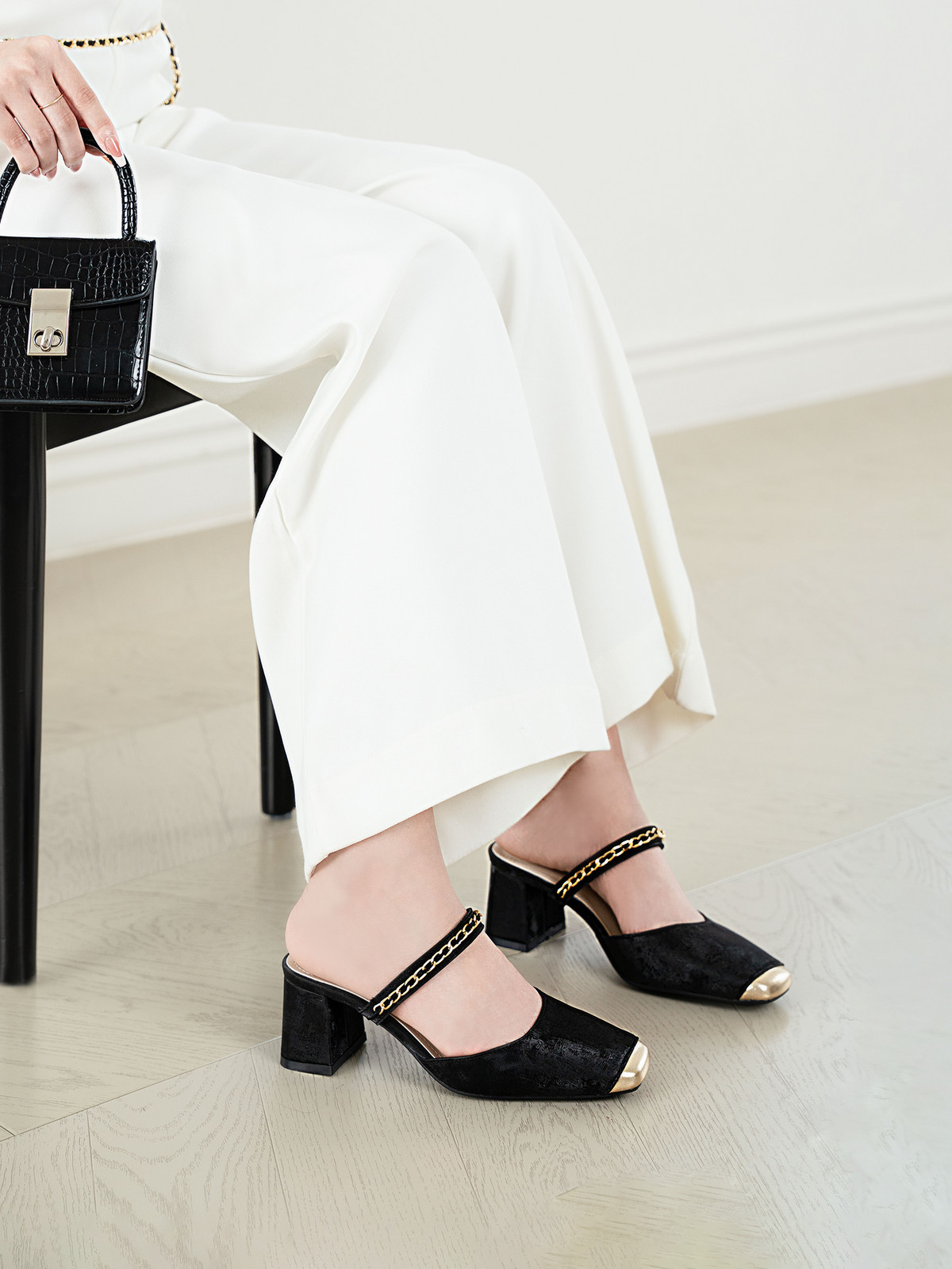 รองเท้ามิวล์ส้นสูง DL0623