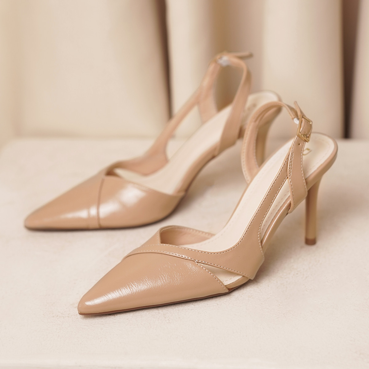 รองเท้าสลิงแบ็ค AA0478