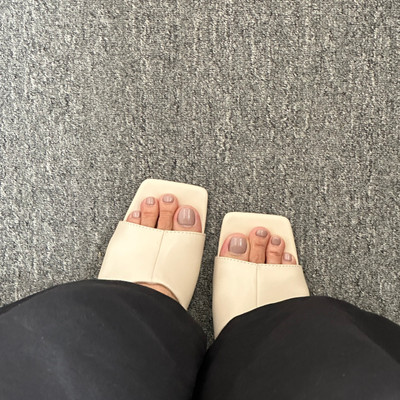 สีสัน: ครีม / Size : 36