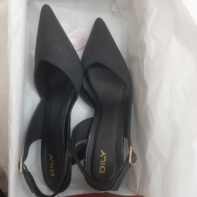 สีสัน: ดำ  / Size : 35