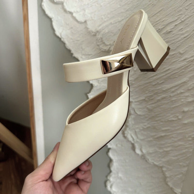 สีสัน: ครีม / Size : 36