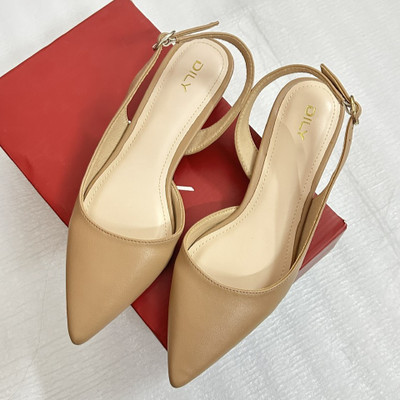 สีสัน: น้ำตาล / Size : 36