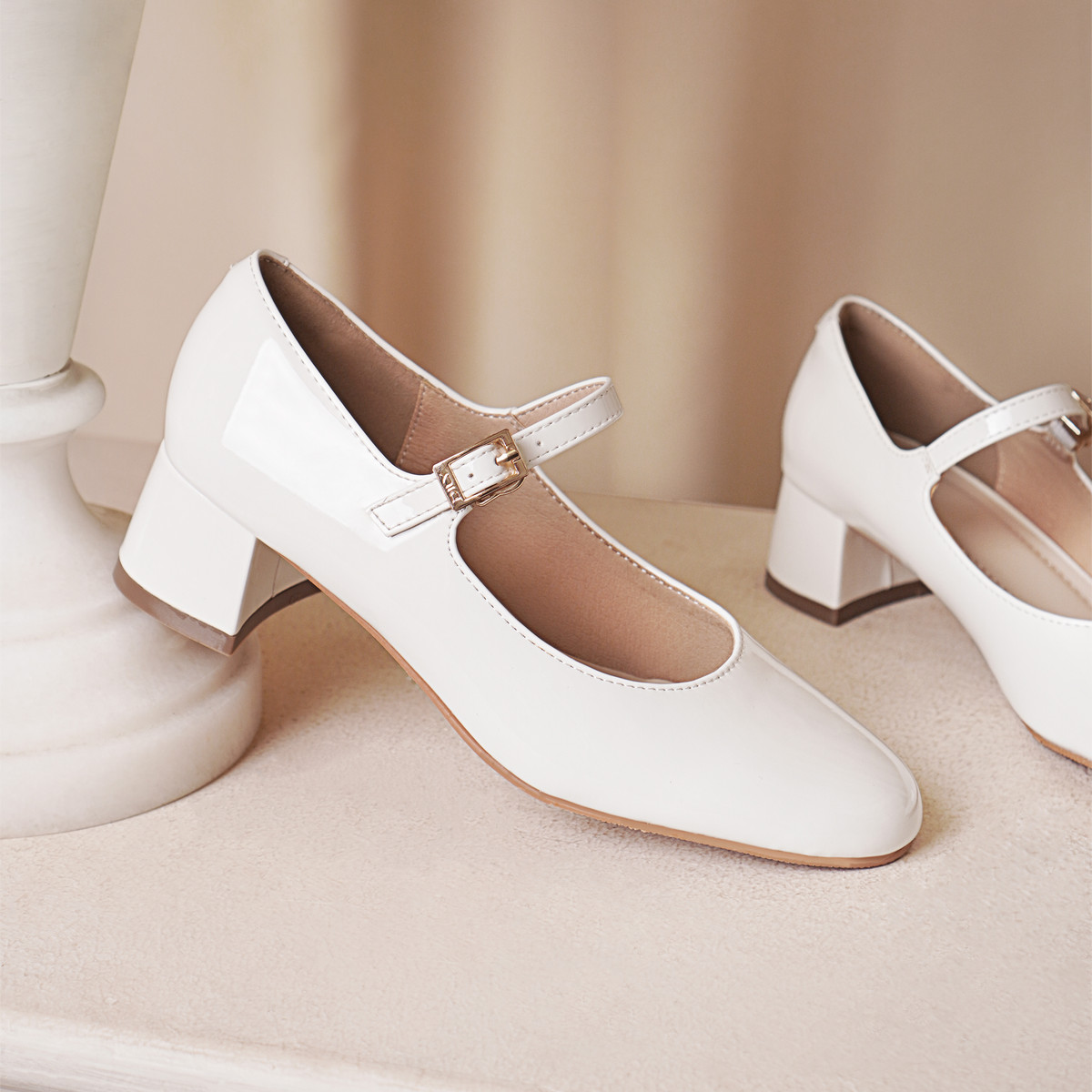 รองเท้าส้นสูงใส่สบาย DL0543