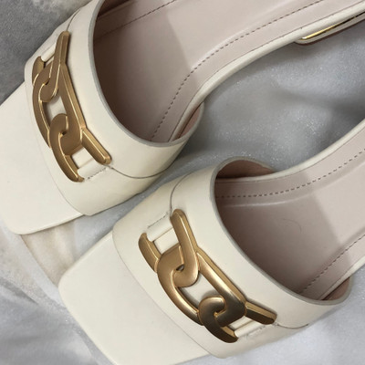 สีสัน: สีขาว / Size : 37