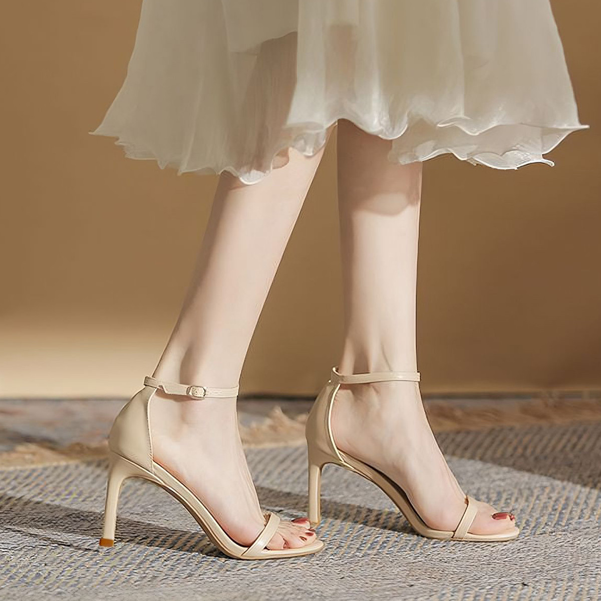 รองเท้าส้นสูงแบบเปิดหน้า AA0346